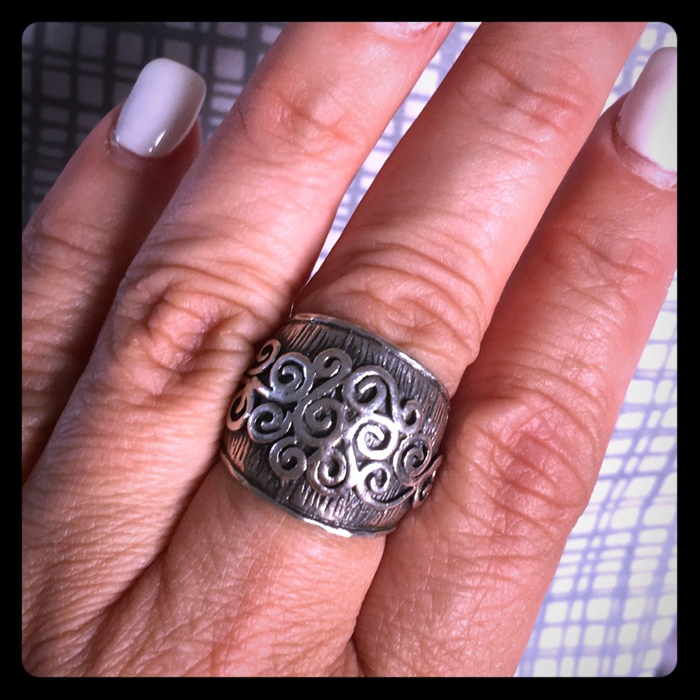 Gorgeous sterling silver wide designed ring